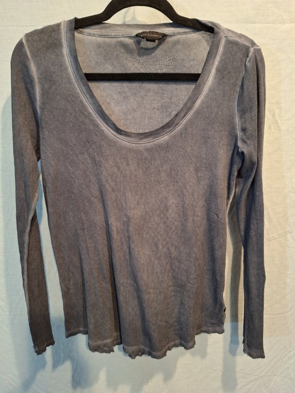 Rock & Republic Metallic steel gray round-Neck distressed Long Sleeve Top